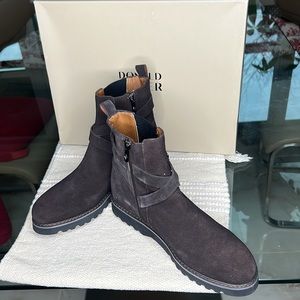 New Donald j Pliner Suede Booties size 10 and box